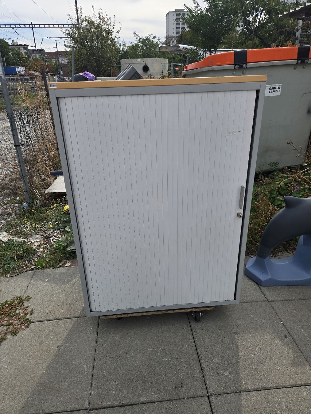 Lista Armoires: Lista Lateralschrank  – D'occasion à Basel par Moebeloutlet1