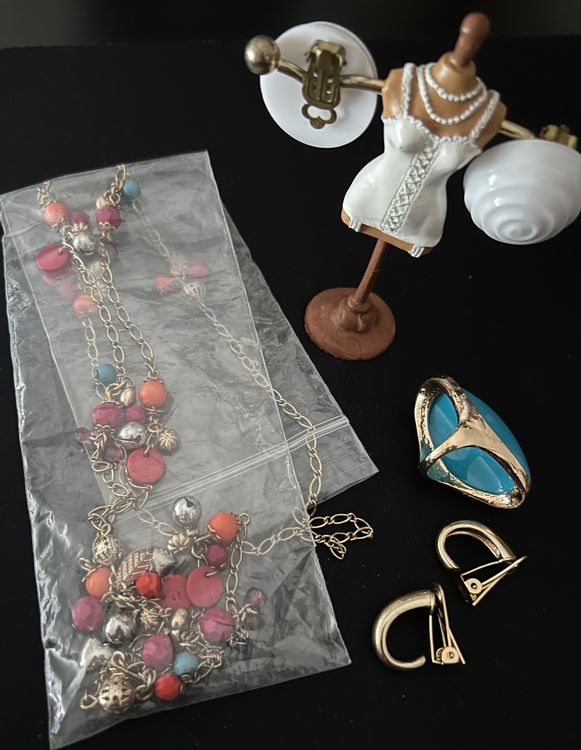 Lot De Bijoux Vintage En Laiton Et Cuir à Customiser Ou à Porter Tel Quel - Perles, Breloques, Pièces Uniques