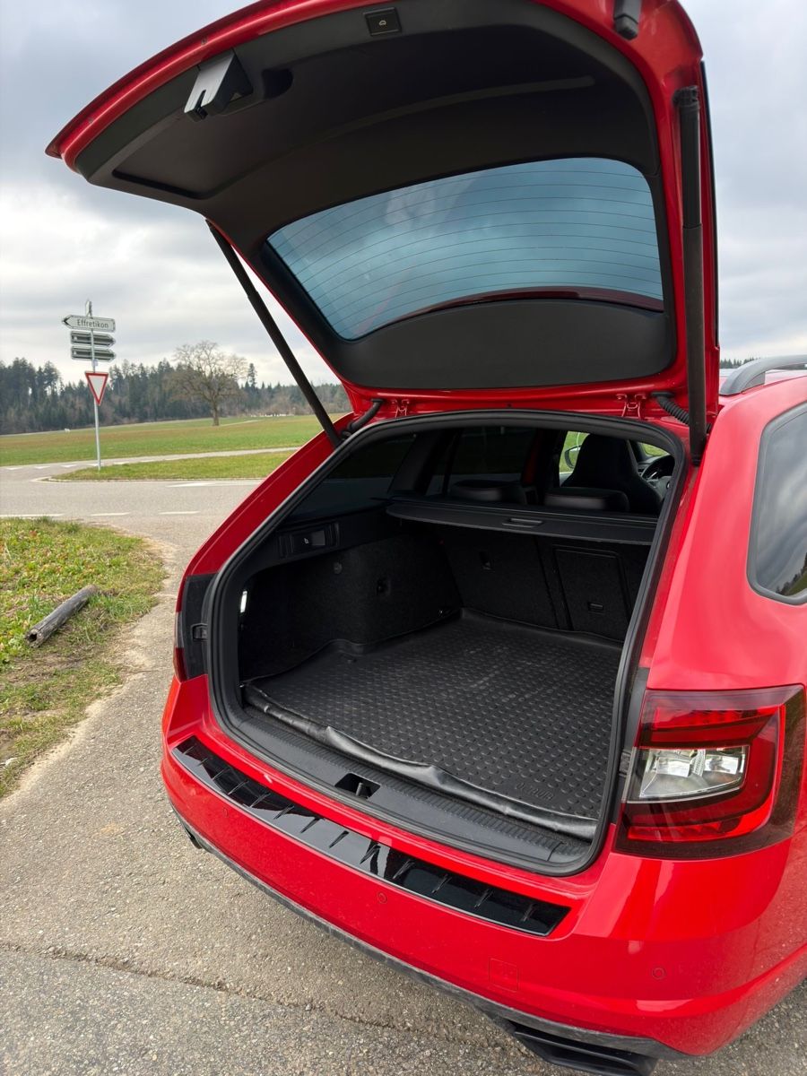 Skoda Automobili: Skoda Octavia 245RS Facelift – Usato da Pfungen venduto da Bchicco 5