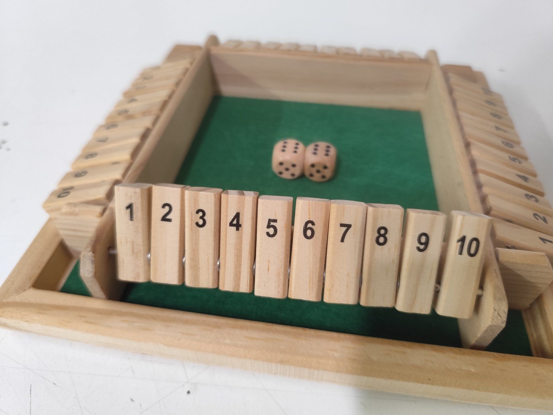 Jeux: Würfelspiel – D'occasion à Uster par NEVERLASTTRADING 1
