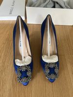 Manolo Blahnik Hangisi 36.5 Pumps blau mit Schmuckstein