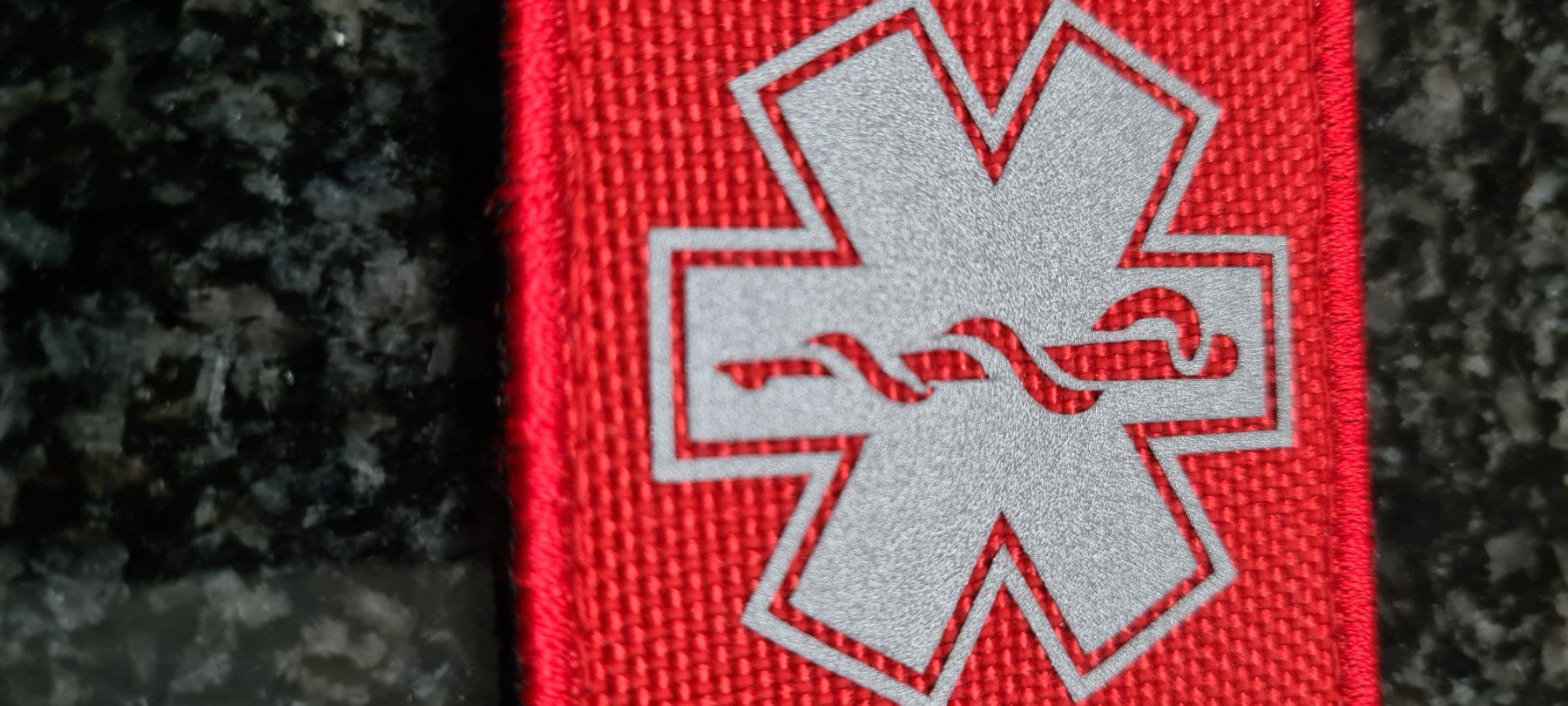 Toppe: MEDICAL "EMS" Patch - Rot mit Klettband - Reflektierend – Nuovo (secondo la descrizione) da Brüttisellen venduto da Sealauncher2814 2