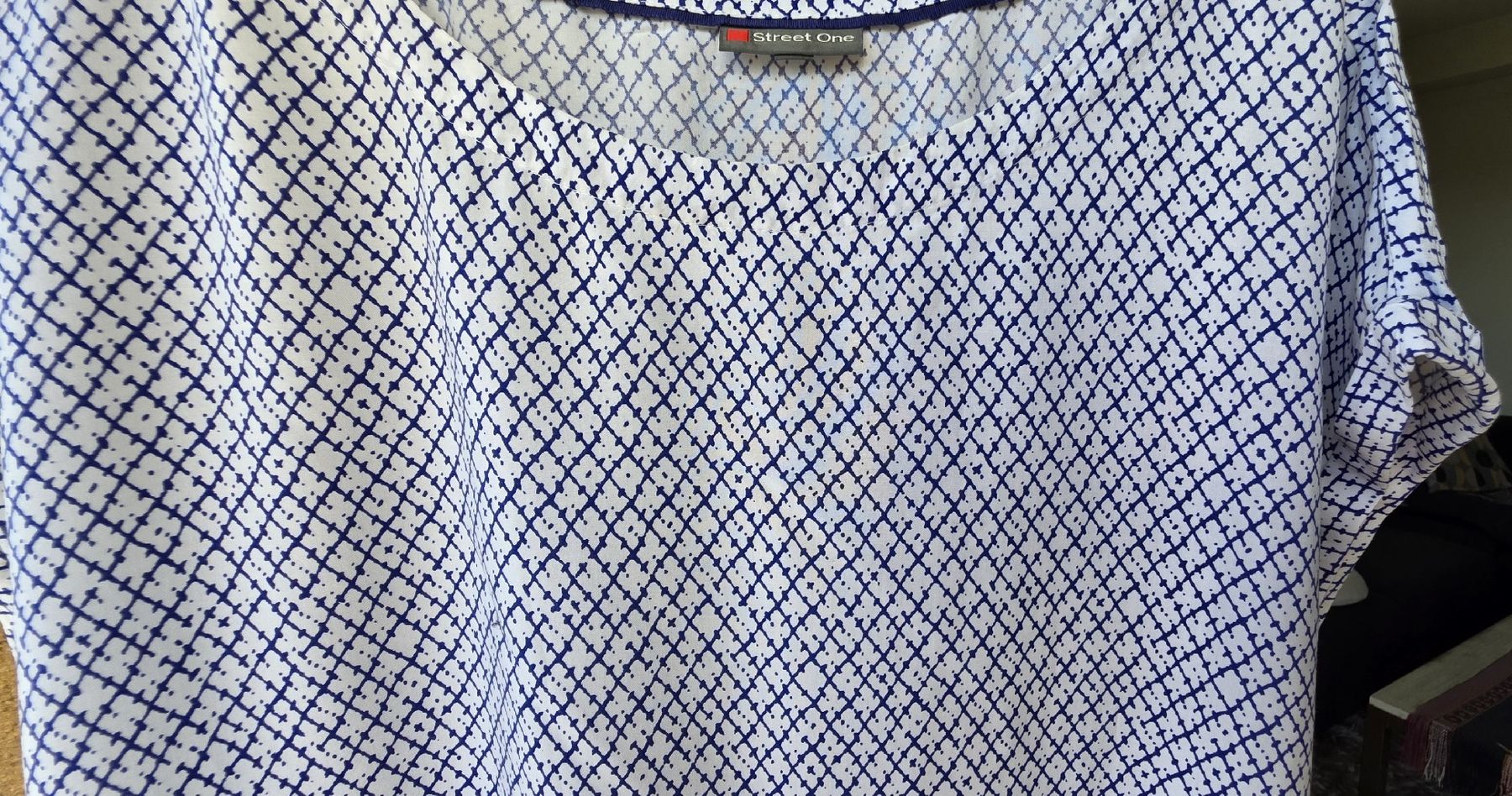 T-shirt: Chemise /Tshirt Blanc/bleu – Usato da Yverdon-les-Bains venduto da van_dq65 2