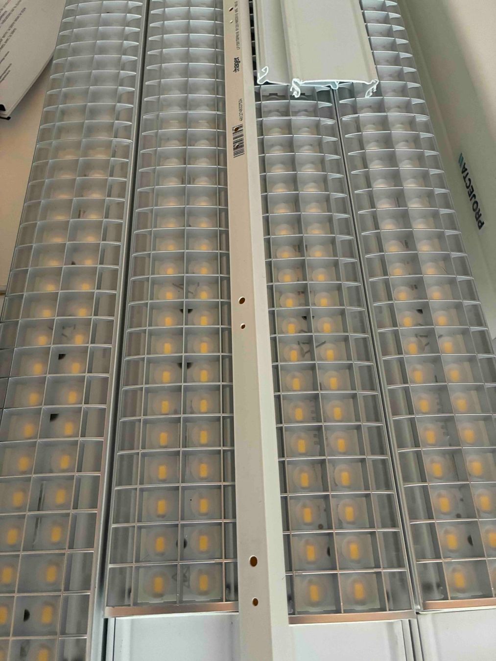 Kronleuchter & Deckenlampen: Lampe mit dimmer für Klassenzimmer oder Büro – Gebraucht aus Leuzigen von byr_2nx2