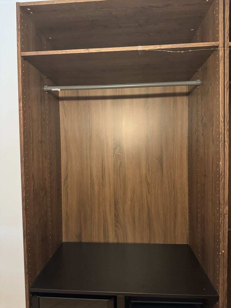 Ikea Armadi: Wardrobe system dark wood effect with shelves and rails – Usato da St. Gallen venduto da gia_jh2y 1