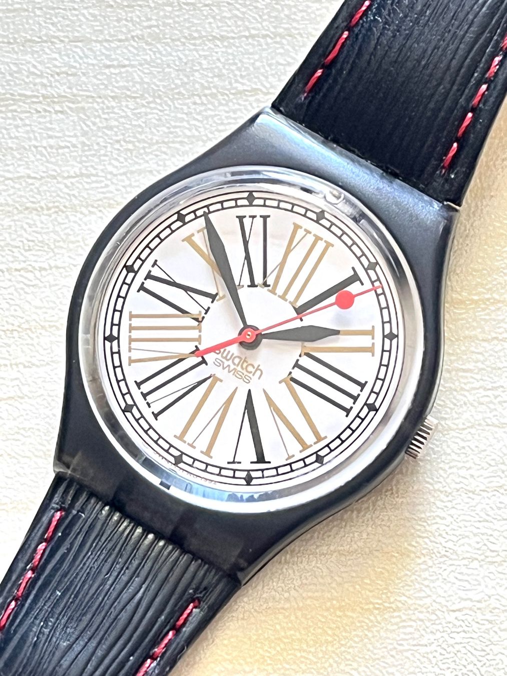 Swatch Orologi: Swatch Uhr, Schwarz/Weiss, Lederarmband – Usato da Grenchen venduto da chththl