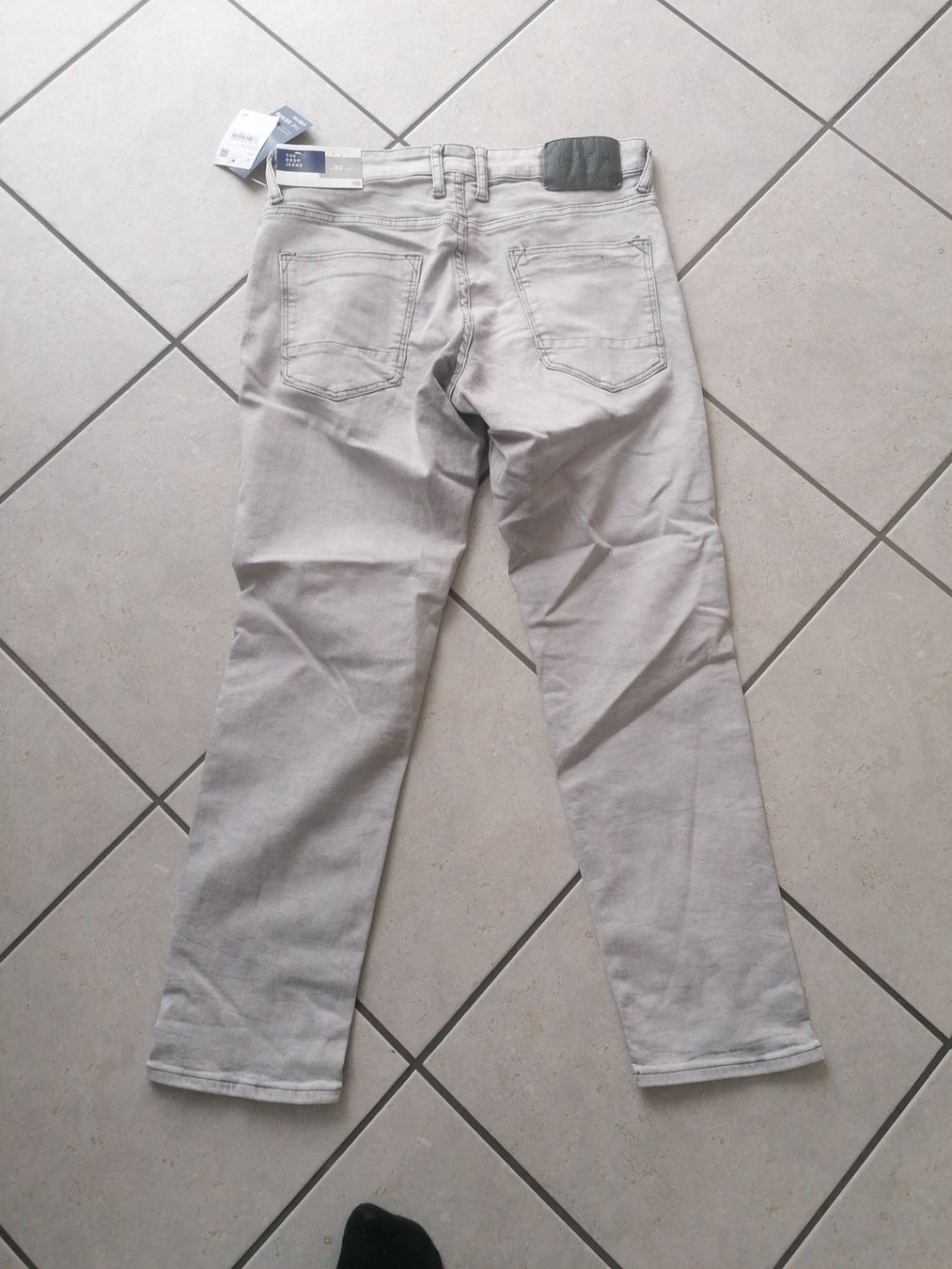 Jeans: Neue lässige bequeme Jeans Gr 32 – Nuovo e nell'imballaggio originale da Lostorf venduto da Luelostorf 1