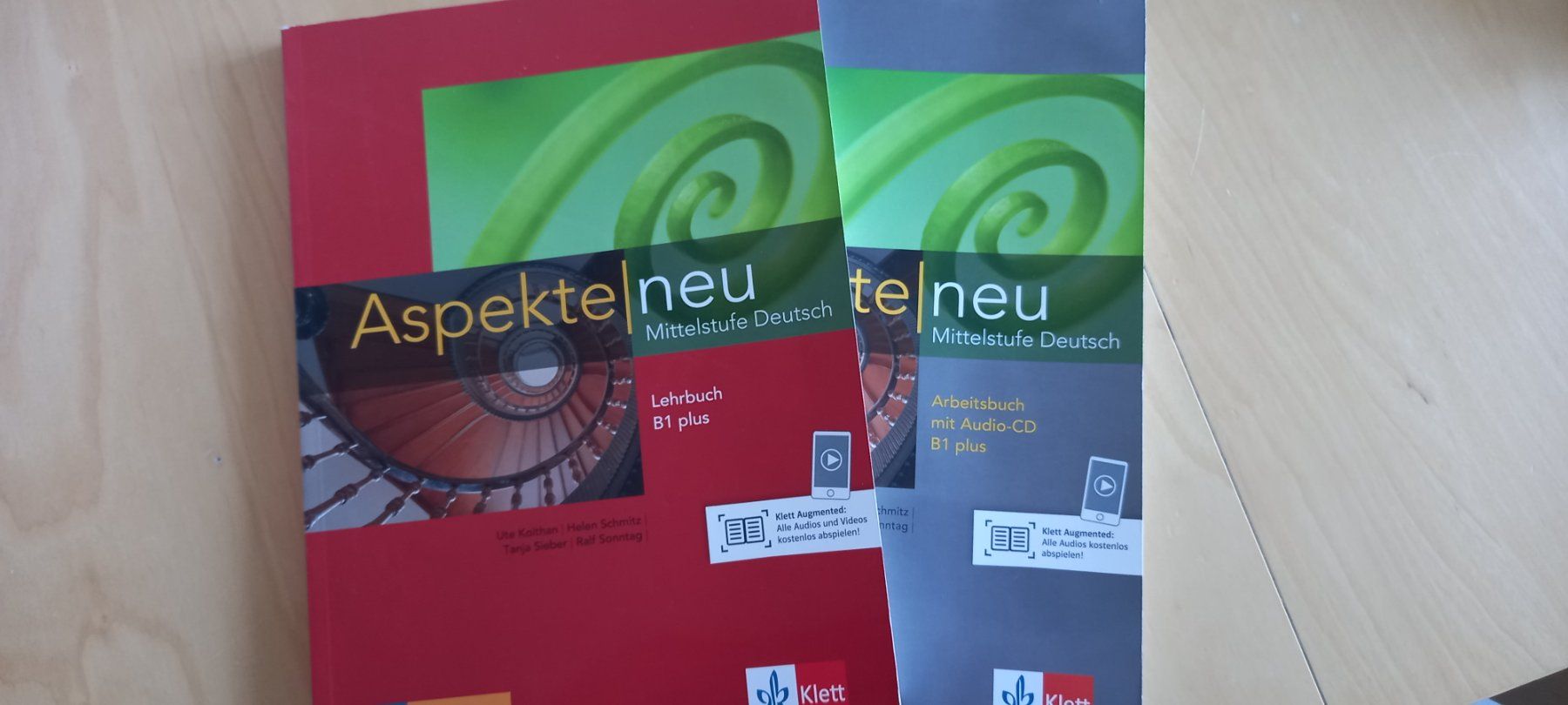 Livres: Aspekte neu B1 / OXFORD PRACTICE GRAMMAR BASIC / Life – Neuf (Voir description) à Villaz-st-Pierre par SoniaL