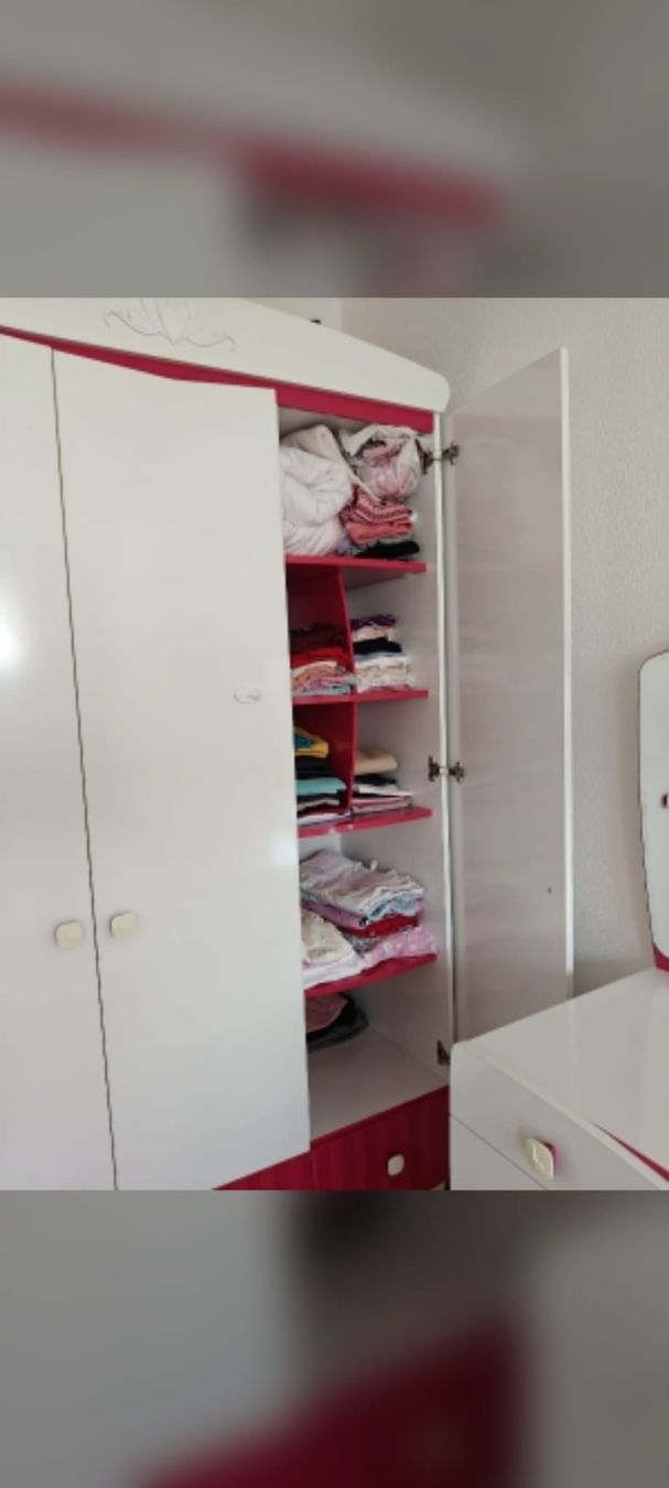 Armoires: Kinderzimmer Kommode und Schrank – D'occasion à Wangen b. Olten par Insignia100 1