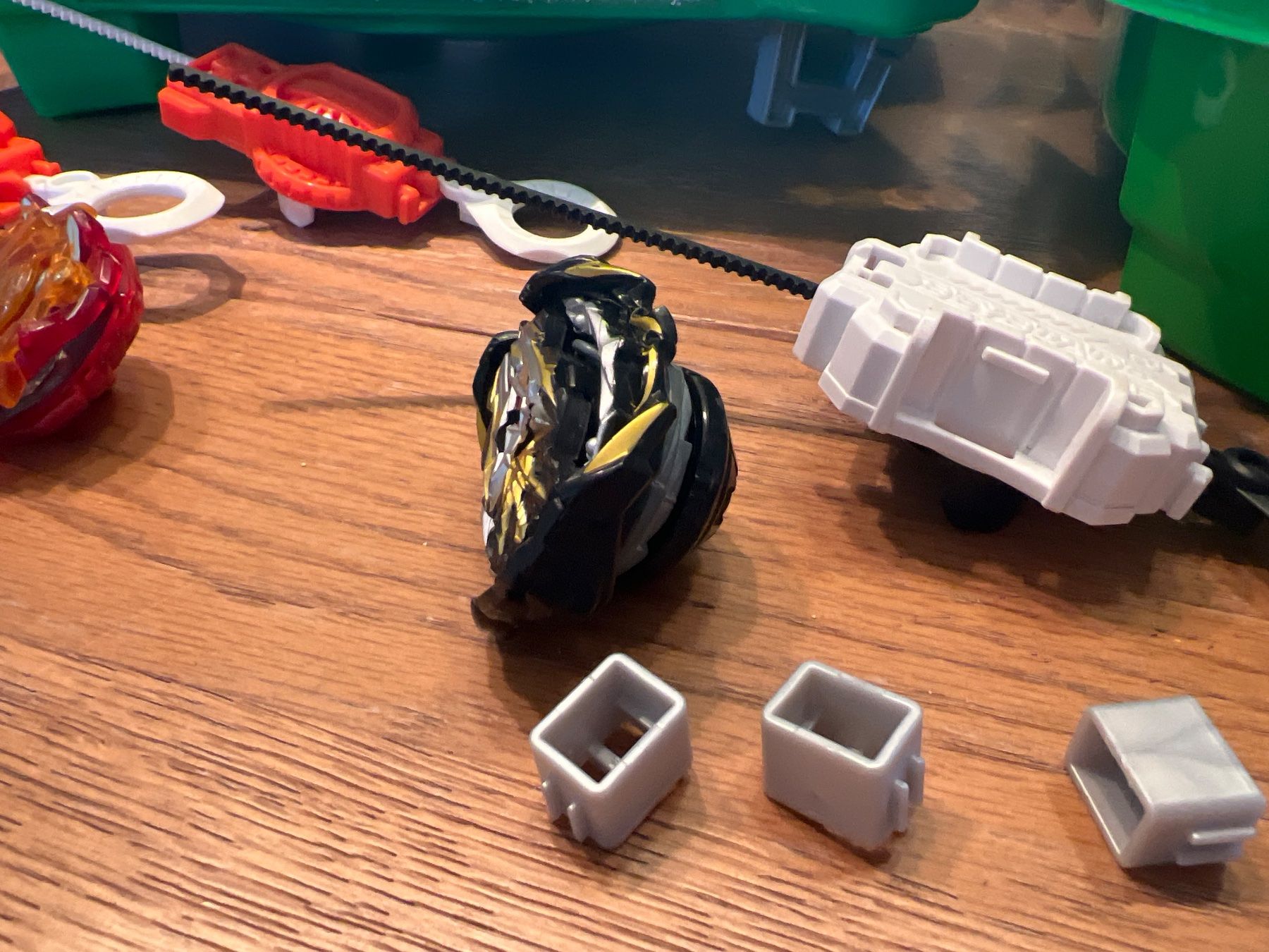 Giocattoli: Beyblade Burst Sammlung – Usato da Ottikon venduto da Sommerferien19 1