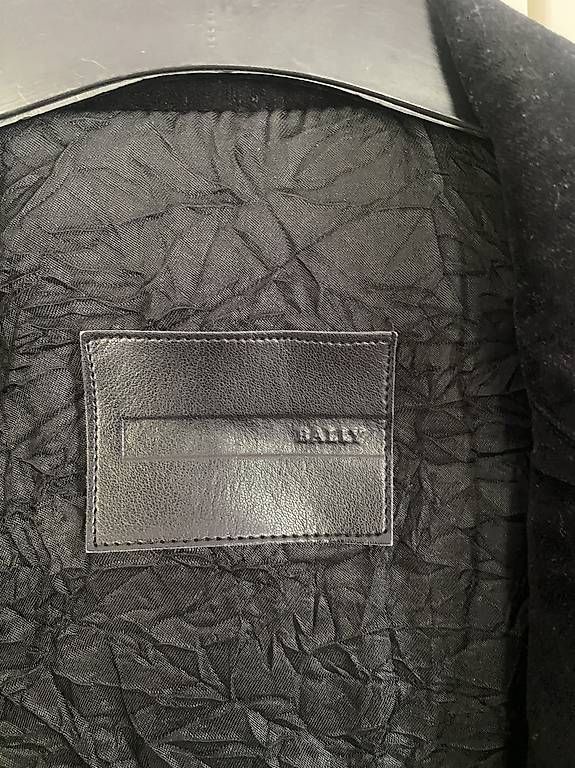 Giacche: Eleganter schwarzer Samt-Blazer  Gr. 38  – Usato da Rorschach venduto da Lauraq12 2