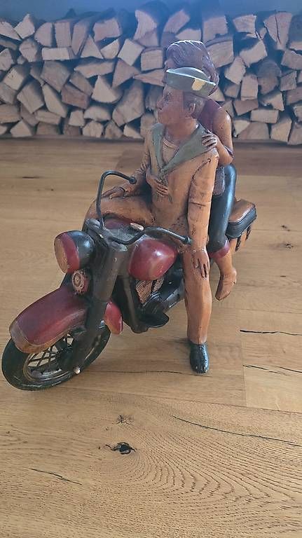 Modellbausätze & Standmodelle: Harley-Davidson Retro Figur auf Motorrad – Defekt aus Leimbach AG von Vogelspinne