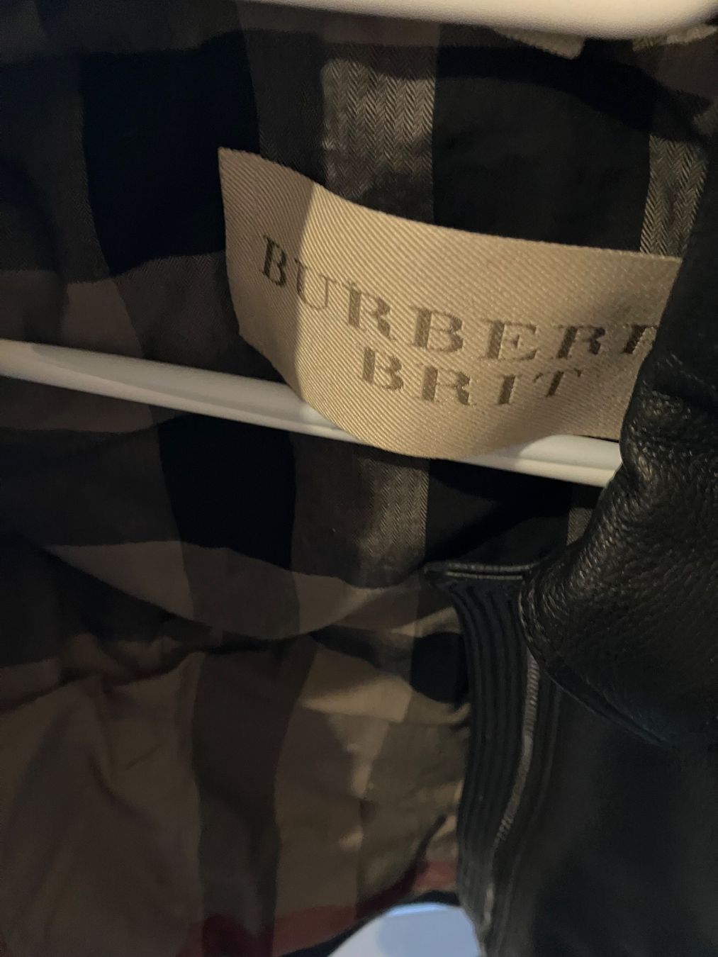 Burberry Vestes: Burberry Lederjacke Damen – Neuf (Voir description) à Romont BE par n.gfeller 3