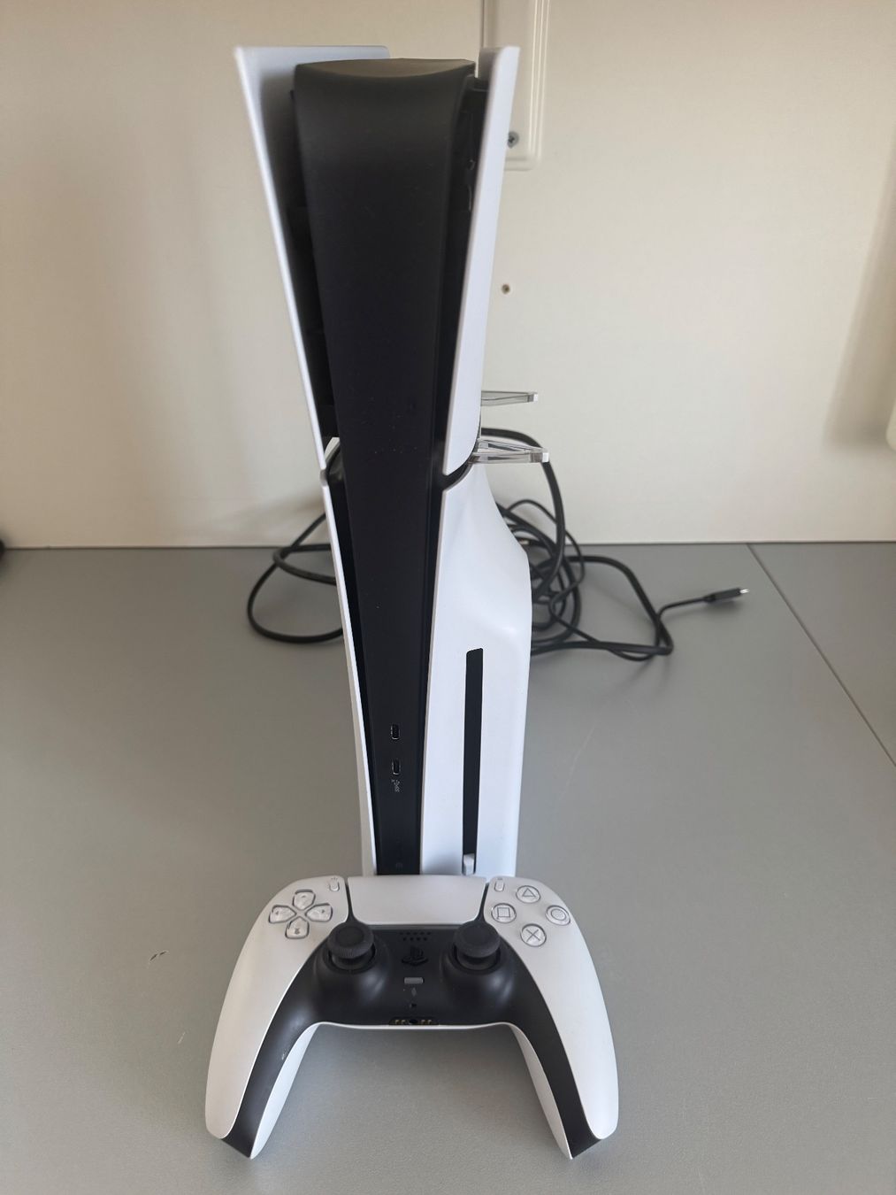 Sony Consoles: PlayStation 5 à vendre – D'occasion à St-Sulpice NE par dra_v8pp