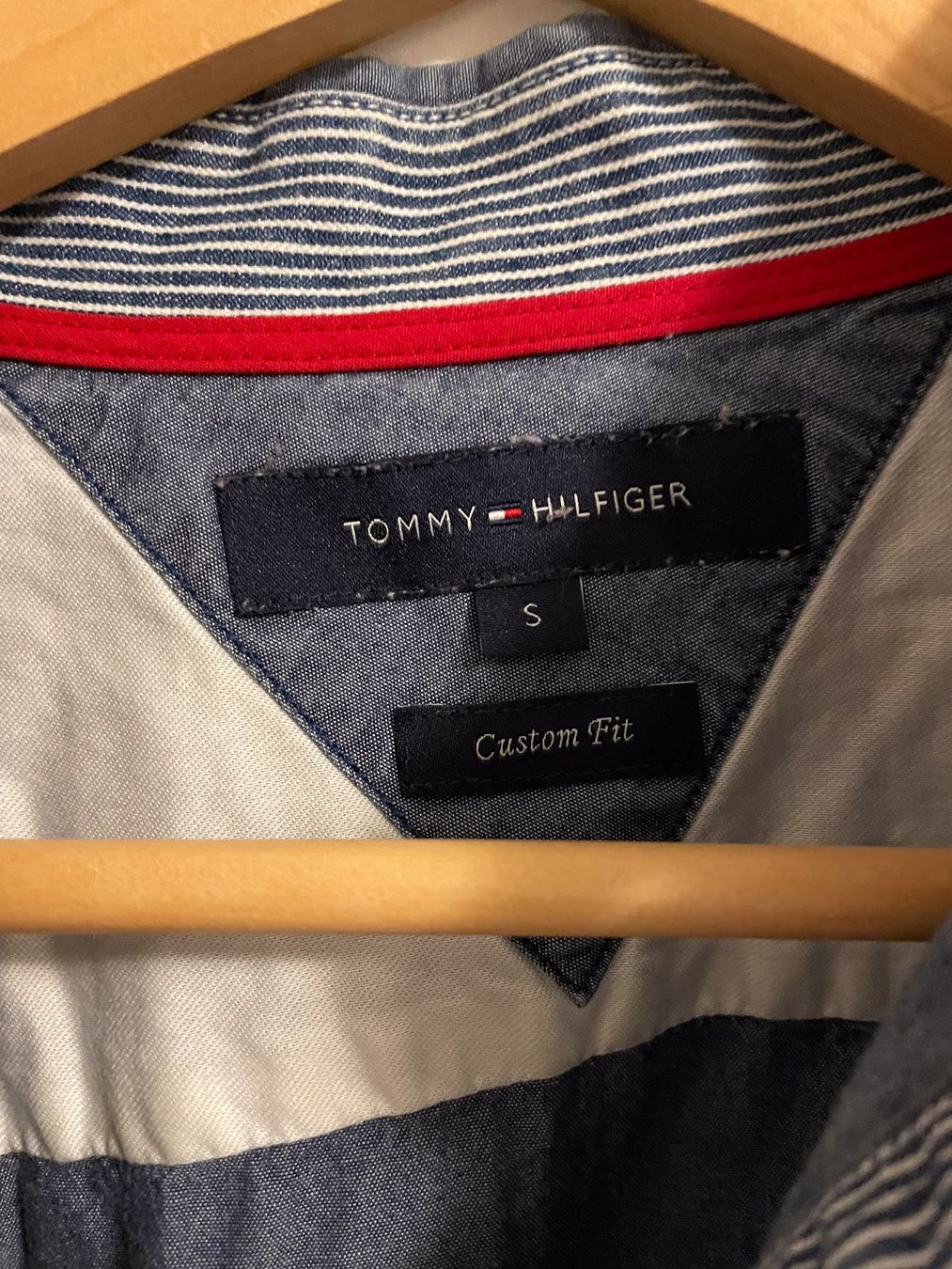 Tommy Hilfiger Camicie: Chemise Tommy Hilfiger S – Usato da Losone venduto da Misssslucie 1