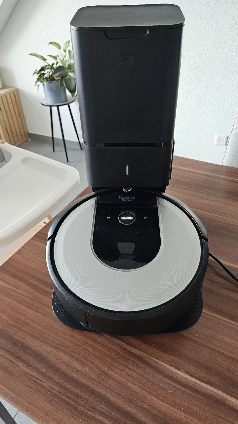 Irobot Aspirateurs & Accessoires: Irobot Roomba i7+ – D'occasion à Courtételle par Jeandela