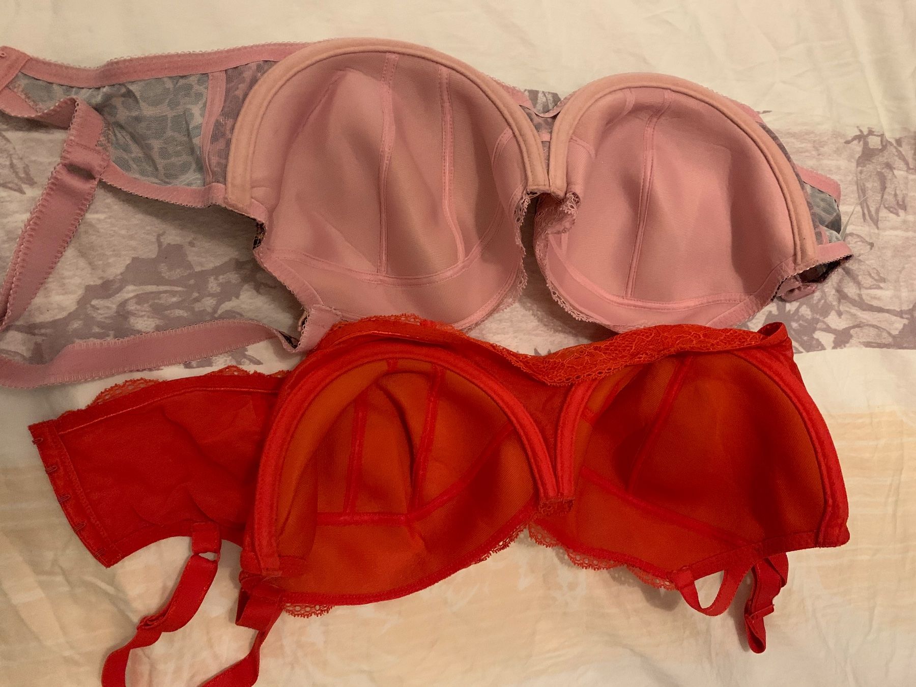 Altra biancheria intima: 2x Freya BH Gr. 70i rot+ rosa-leopard – Usato da St. Gallen venduto da mar_rkm7 1