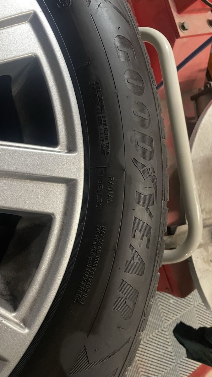 Pneus & Roues: Winterräder Range Rover  – D'occasion à Wolfertswil par Rebrohkatze 2