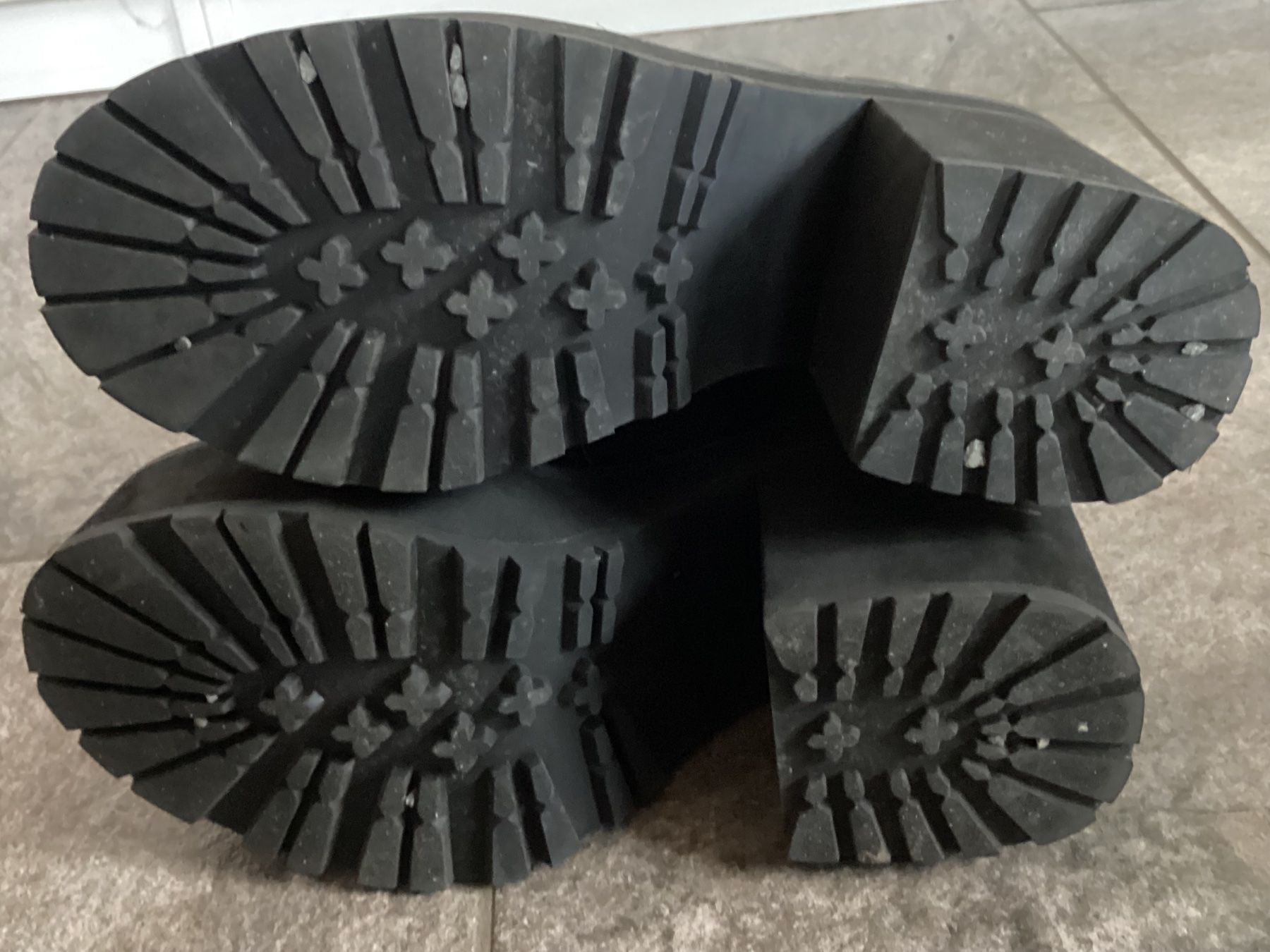 Killstar Damenschuhe: Killstar Gothic Plateau Stiefel – Gebraucht aus Tägerwilen von  9
