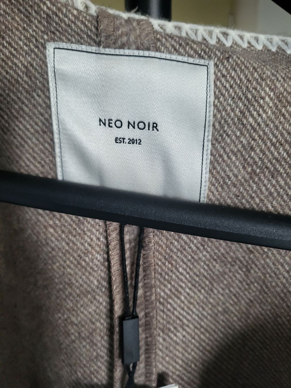 Cappotti: Neo Noir Wool Blend Coat with attached scarf – Nuovo (secondo la descrizione) da Sarmenstorf venduto da zuz_q5kq 9