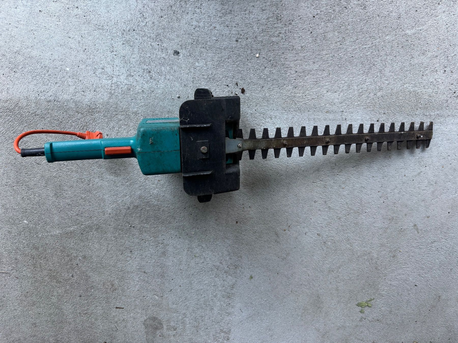 Tutti gli attrezzi: Black & Decker Taille-haie – Usato da Zürich venduto da odi_ldv8 1