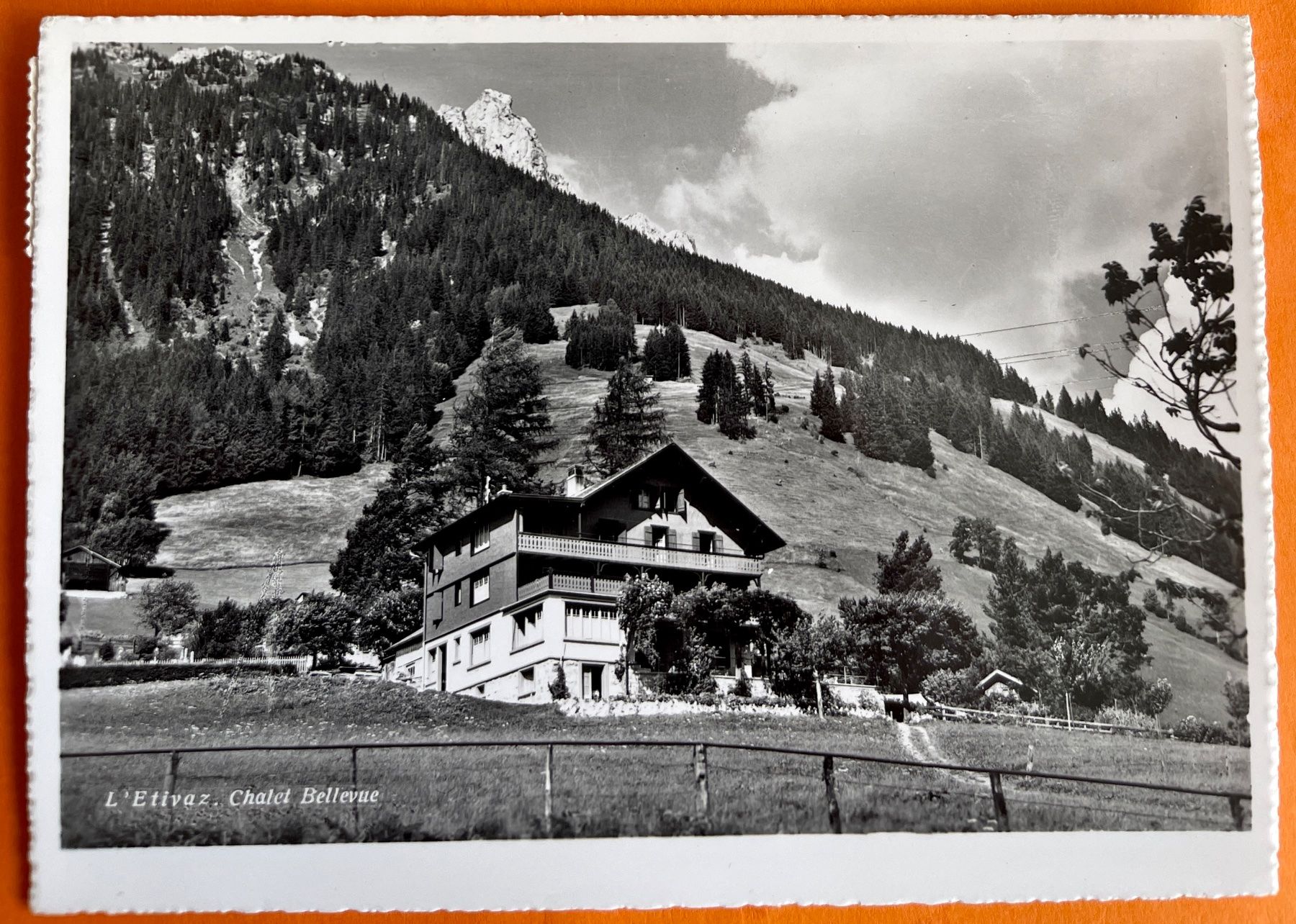 Cartoline postali: L'ETIVAZ - CHALET BELLEVUE 1965 – Usato da Lutry venduto da Ediego