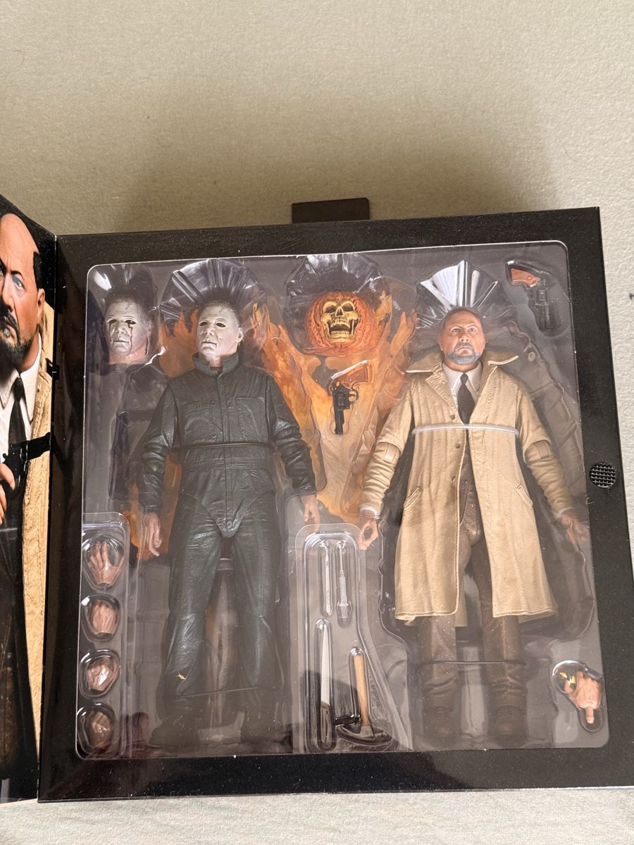 Neca Figurines: Figurine Halloween 40 ans – Neuf avec emballage d'origine à Lausanne par stonebankx 1