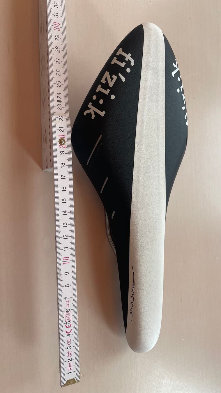 Fizik Ersatzteile: Fahrradsattel – Neu (gemäss Beschreibung) aus Luzern von geo_69lp 1