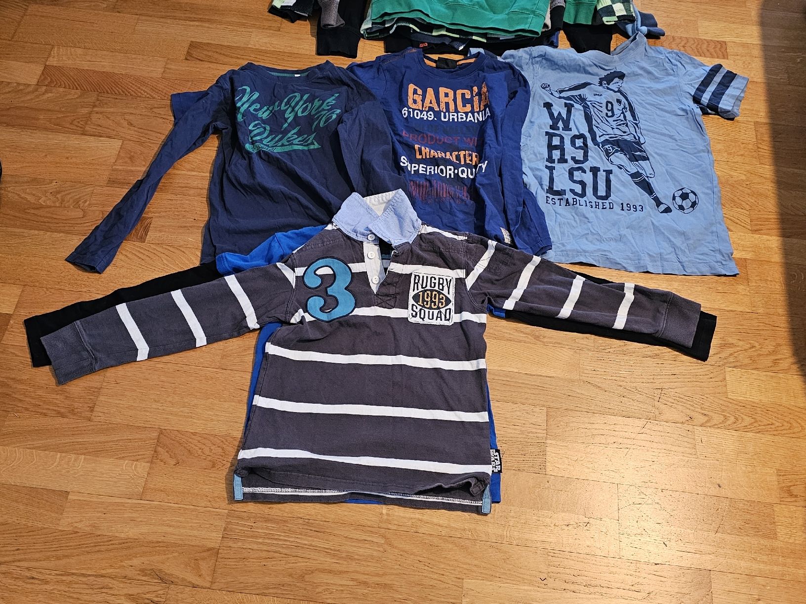 Lotti & Set di vestiti: 8 Pullover + 5 Shirts gr 152 – Usato da Birmensdorf ZH venduto da eva_9hvs 1