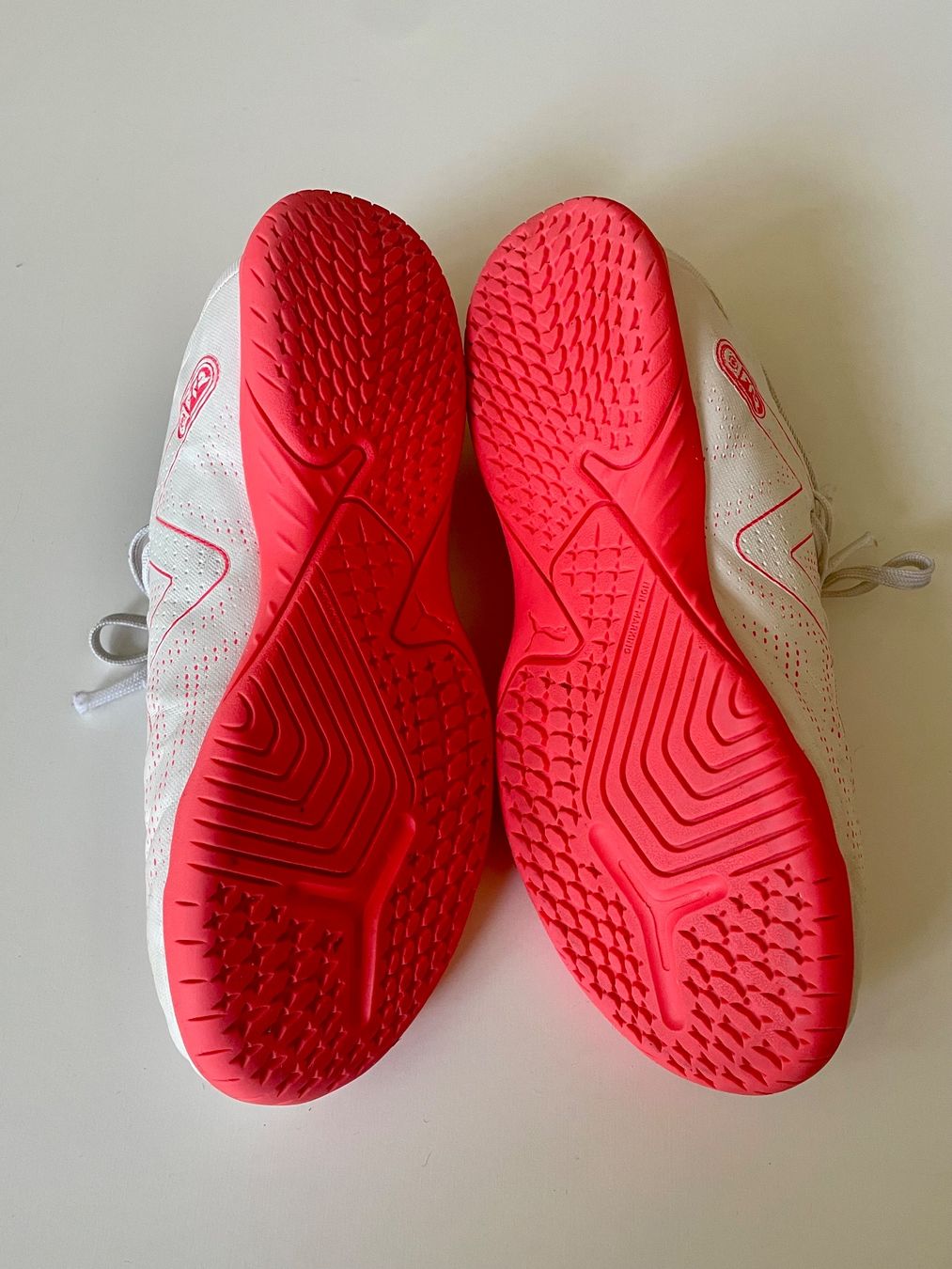 Puma Chaussures garçon: Puma Hallenturnschuhe Gr.35 – D'occasion à Grellingen par dinge 3