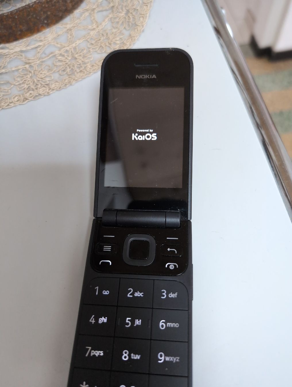 Nokia Telefoni cellulari / Smartphones: Nokia 2720 Flip Schwarz Klapphandy – Difettoso da Zollikofen venduto da Sanssouci1 2