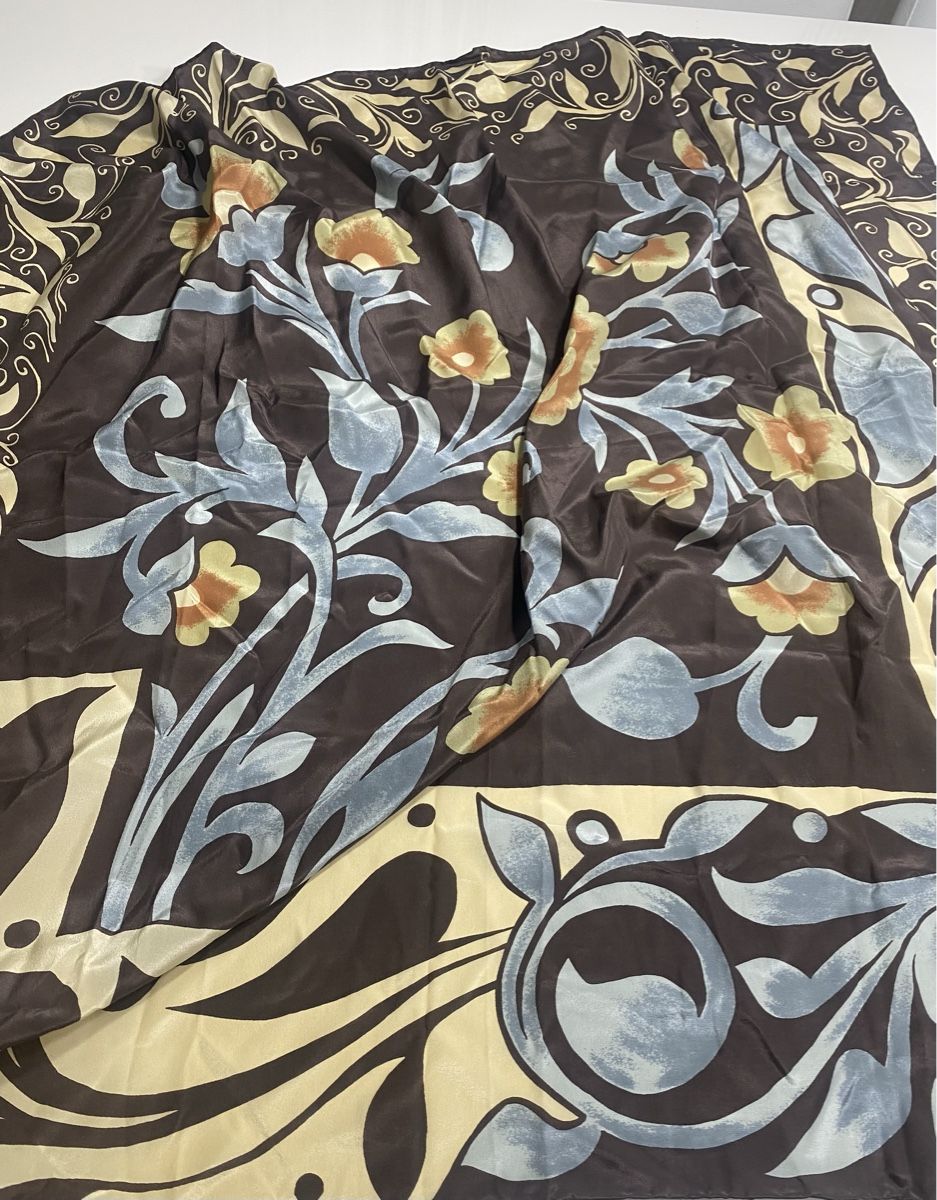 Foulards, Tücher & Schals: Seiden Foulard 🌸 – Gebraucht aus Opfikon von Luis144 3
