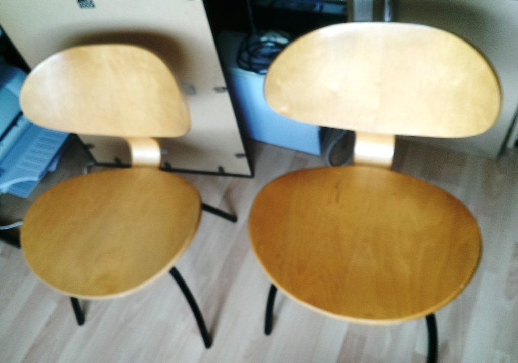 Chaises: 2 Stühle aus Holz – D'occasion à Goldau par Ejidomar