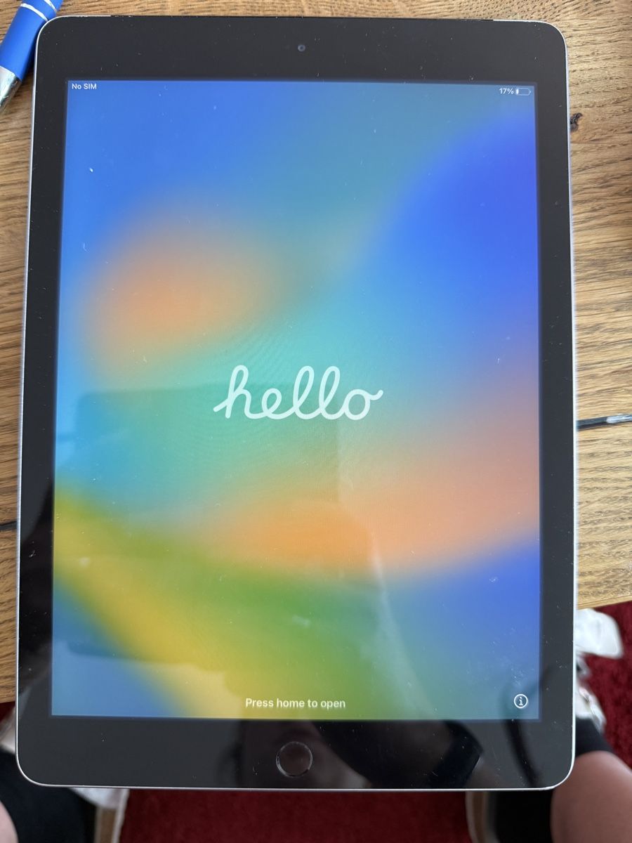 Apple Tablet PC: Apple iPad, 32GB, 5. Generation – Usato da Luzern venduto da Emlu20