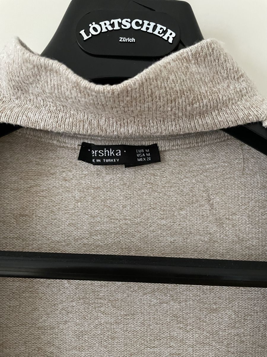 Bershka Maglioni & Felpe: Pullover sandfarben / beige von Bershka – Nuovo (secondo la descrizione) da Herrliberg venduto da spunggi 1