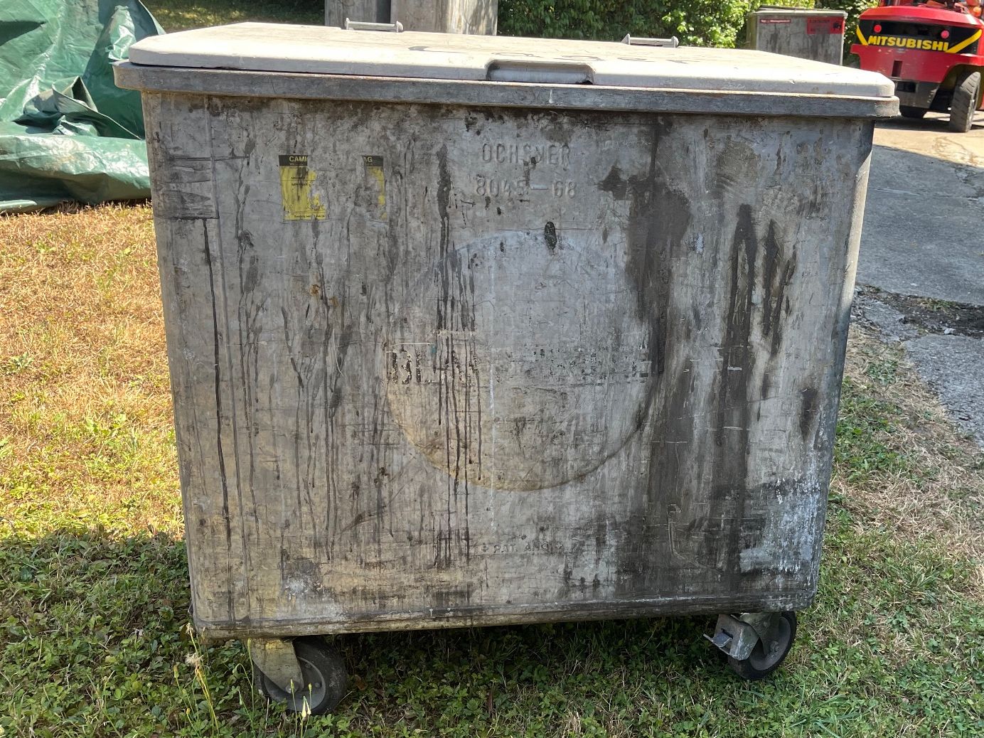 Altro per Ufficio & Commercio: 800 Liter Kehrichtcontainer – Usato da Brügg BE venduto da wys_rqz6