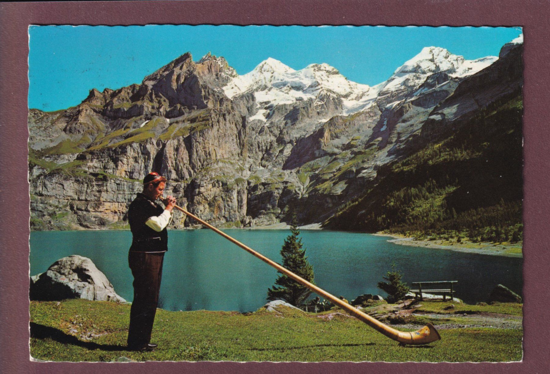 Cartoline postali: ALPHORNBLÄSER am Oeschinensee - 1970 – Usato da Pully venduto da nicecards