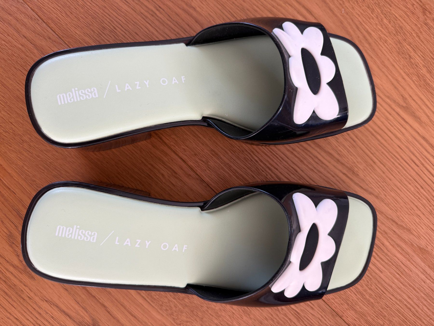 Scarpe da donna: Chaussures Melissa Lazy OAF – Usato da Founex venduto da MaevaMatahi