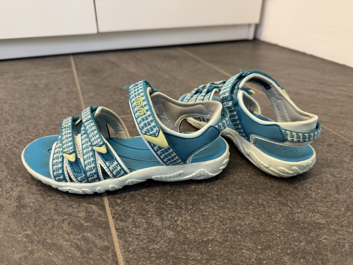 Teva Scarpe per ragazze: Teva Tirra, Mädchensandalen, Grösse 31 – Usato da Uster venduto da buani
