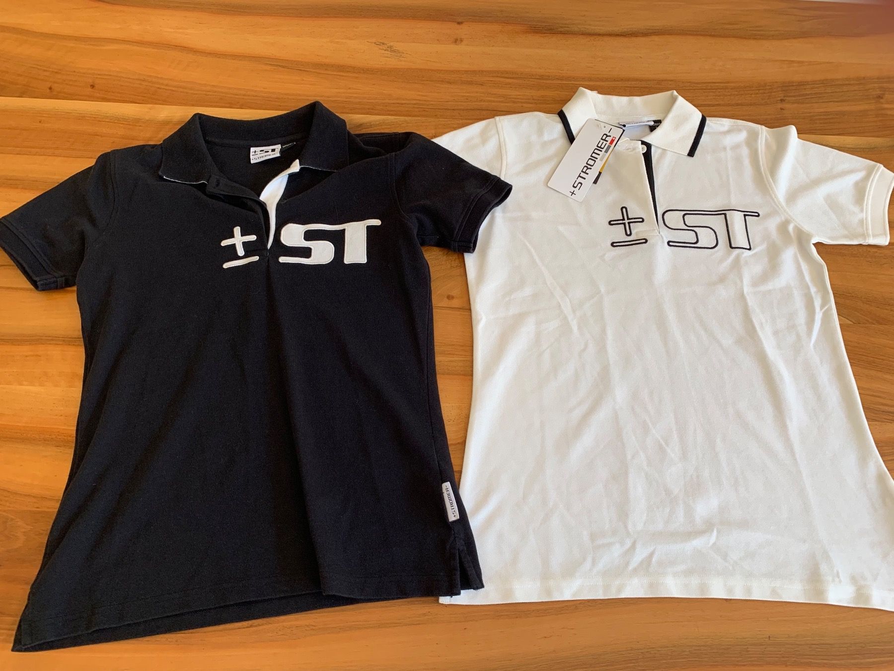 T-shirt: 2 +STROMER Polo T-Shirts Grösse S 1x NEU – Nuovo e nell'imballaggio originale da Meiringen venduto da Jackwashere