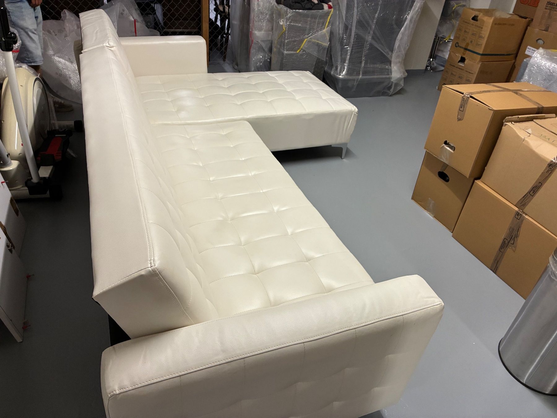 Sofas: Ecksofa weiss, guter Zustand – D'occasion à Thun par bierigut 2
