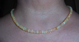 Echtschmuck; Welo-Opal Halskette