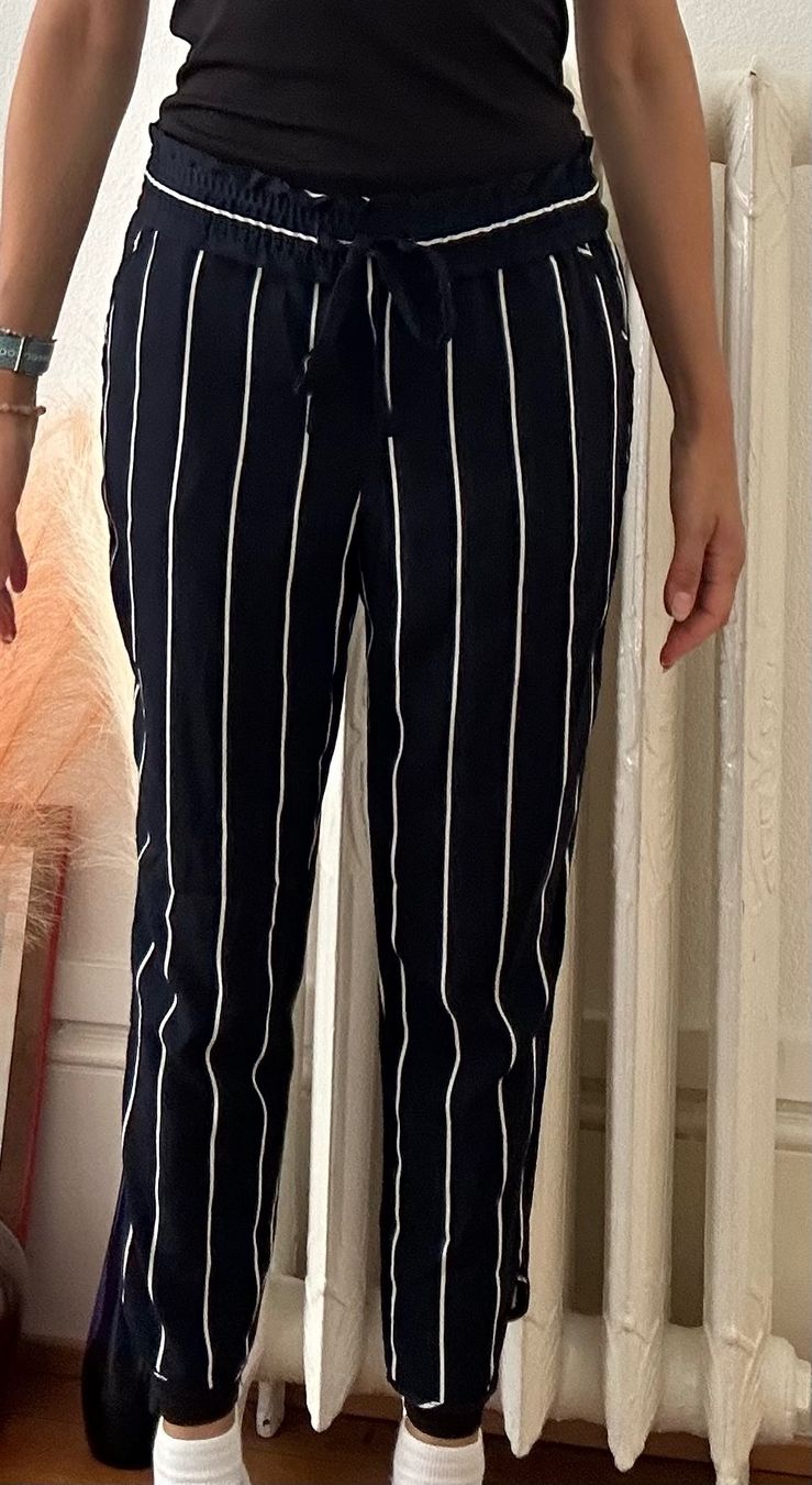 Zara Pantaloni: Pantalon ZARA taille S – Usato da Lausanne venduto da dre_th8k