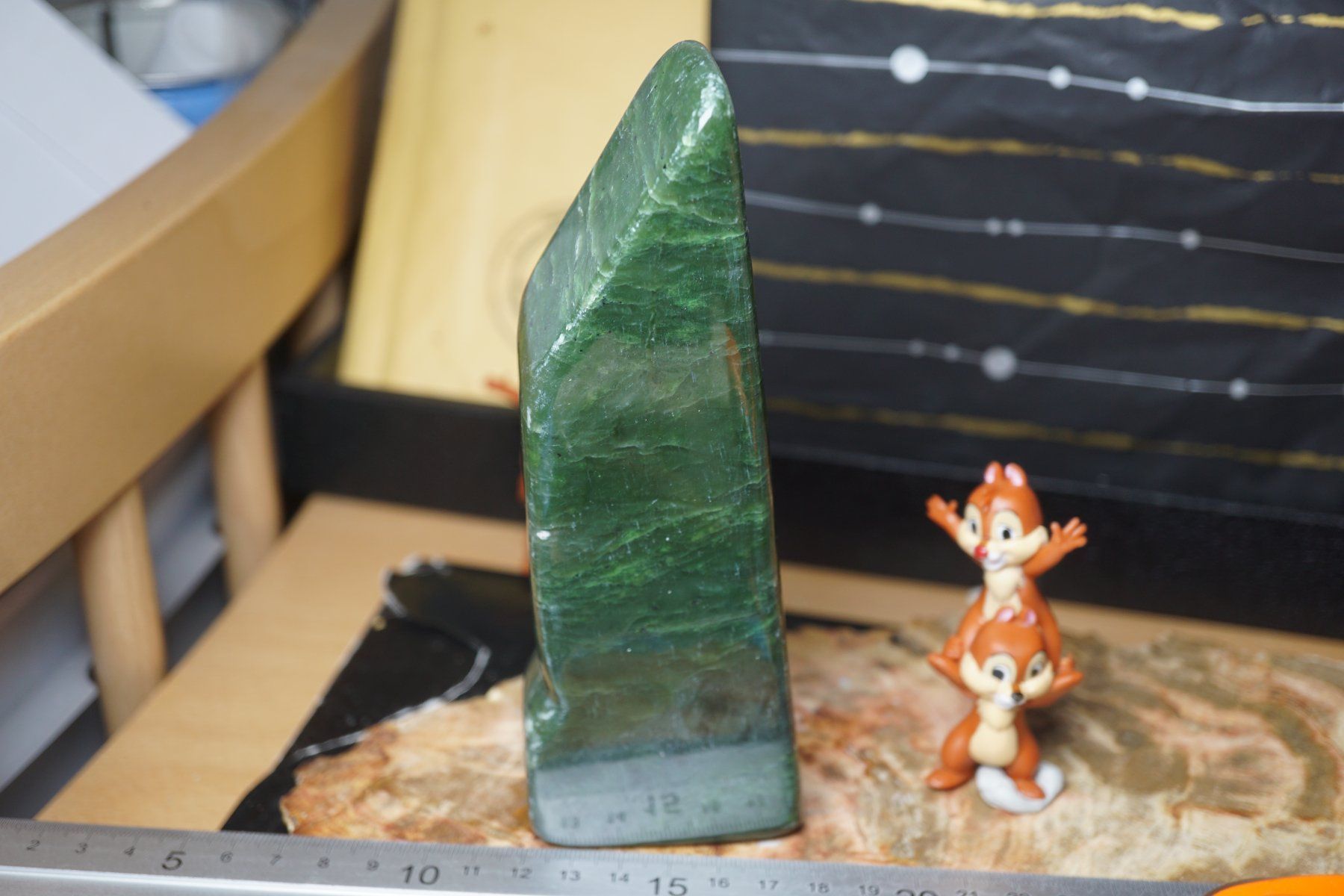 Minerali & Pietre curative: Nephrit  Jade Grosse Figur  16 cm x 5 cm – Nuovo e nell'imballaggio originale da Eschenbach SG venduto da topstone 2