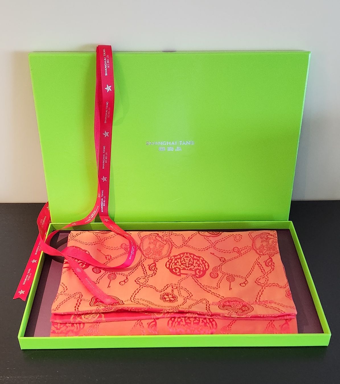 Foulard & Sciarpe: Shanghai Tang Seidenschal NEU – Nuovo e nell'imballaggio originale da Wollerau venduto da CH8832