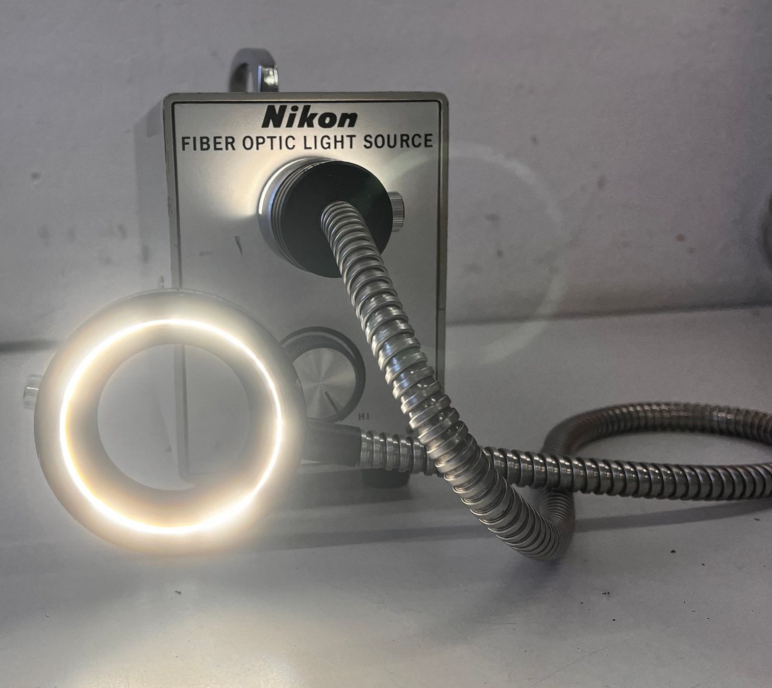 Accessori da laboratorio: Nikon Fiber Optic Light Source – Usato da Niederdorf venduto da LeptonAG_Labor 1