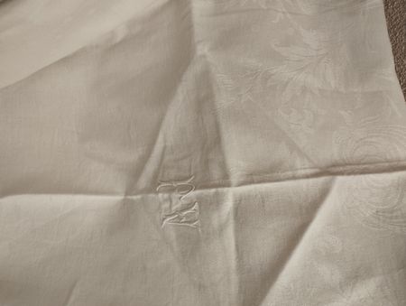 Tischtuch antik, Damast, 100-jährig, plus 3 Servietten grati