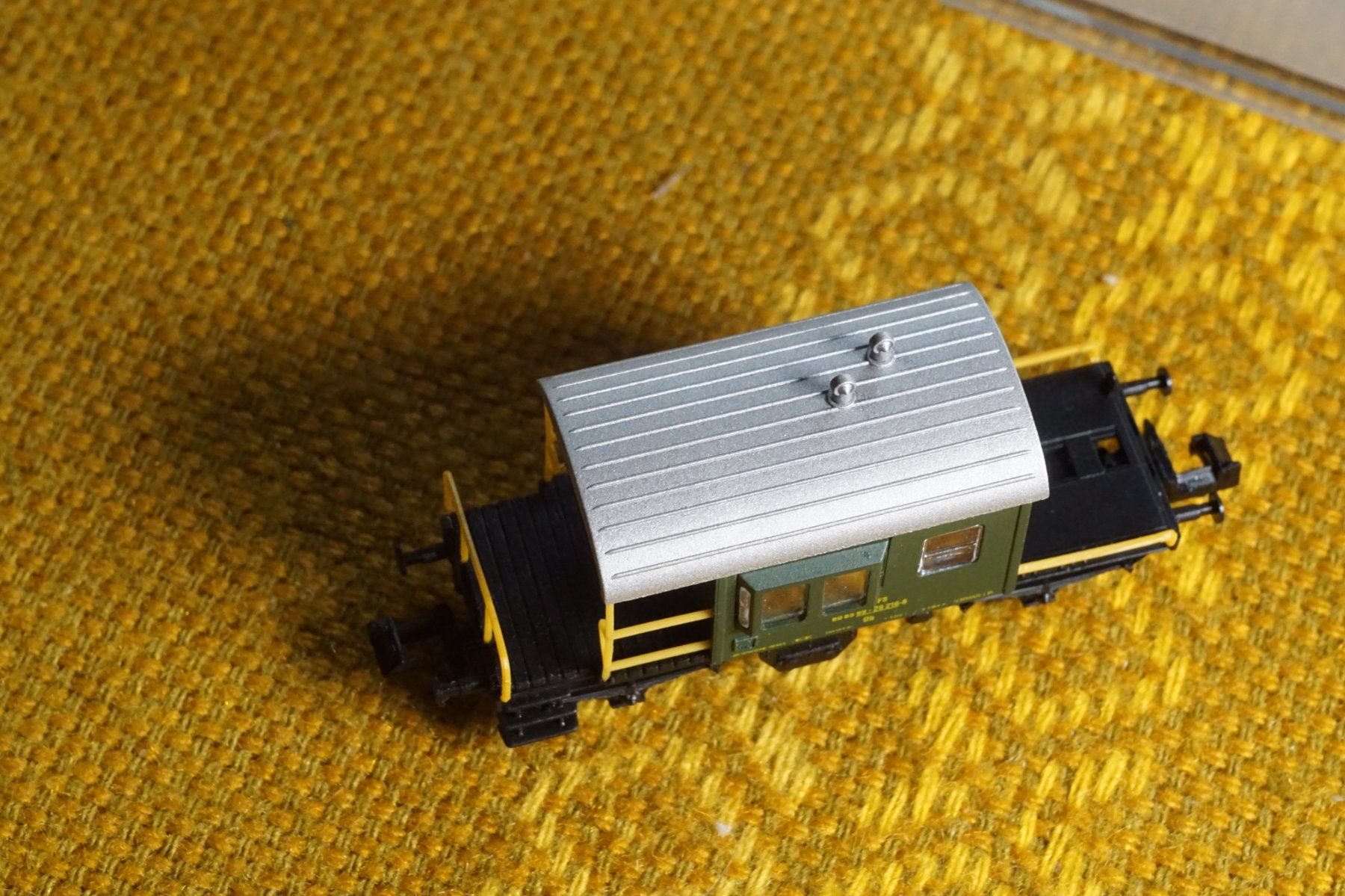 Hobbytrain Modelleisenbahnen: SBB-CFF Zugbegleitwagen Sputnik – Gebraucht aus Gränichen von iknow 3