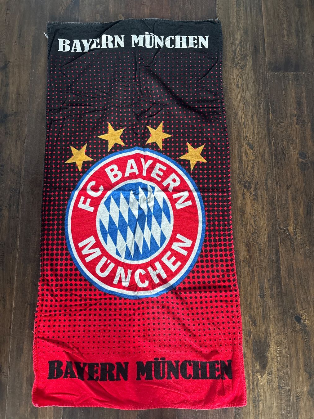 Teli da bagno: Badetuch Bayern München – Nuovo (secondo la descrizione) da Bürglen venduto da sunshiners