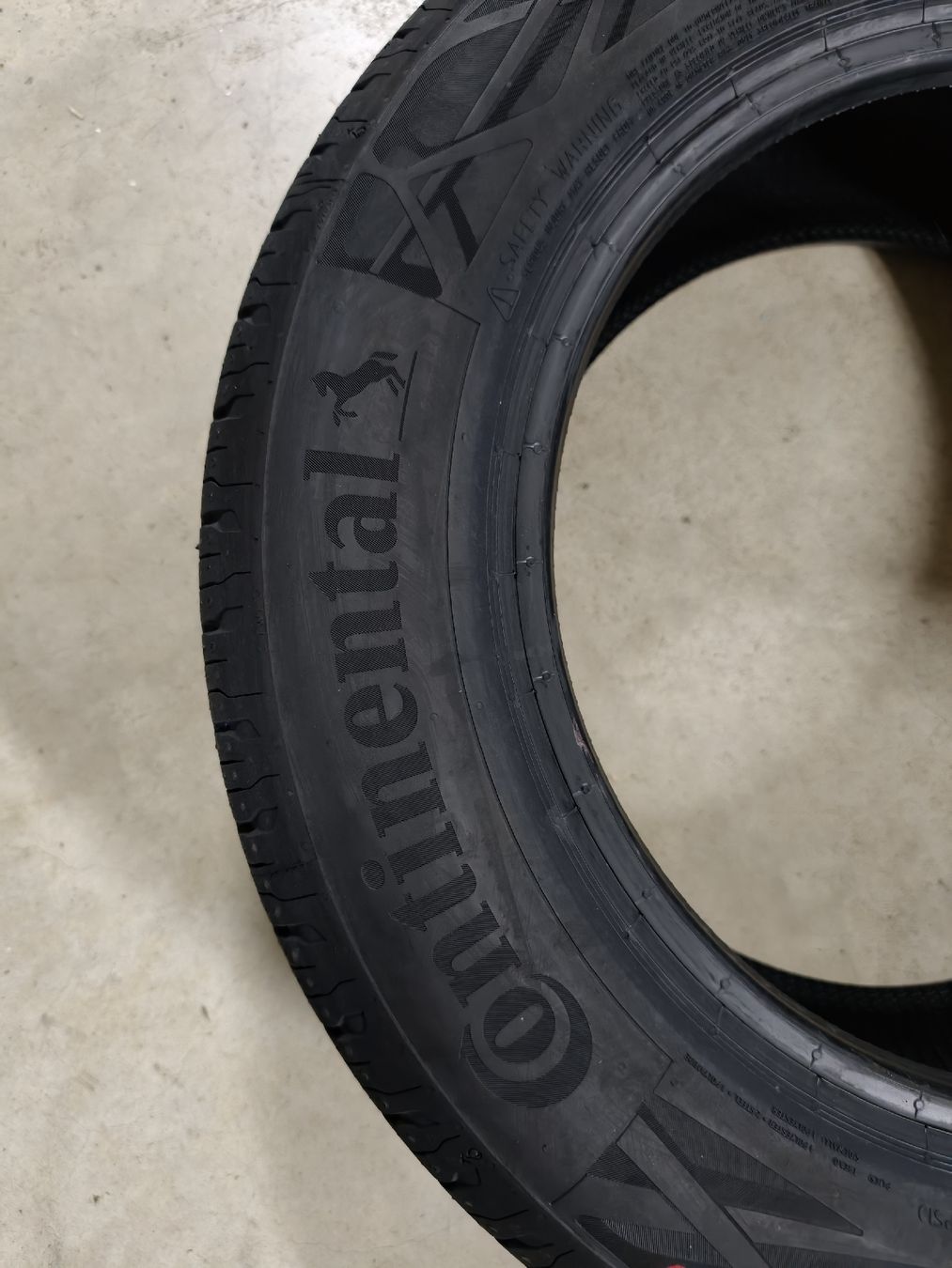 Pneus & Kompletträder: Sommerreifen Neu Continental – Neu (gemäss Beschreibung) aus Romoos von Napfruugger 1